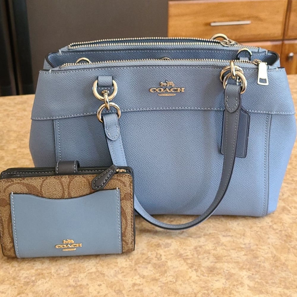 Coach purse and wallet